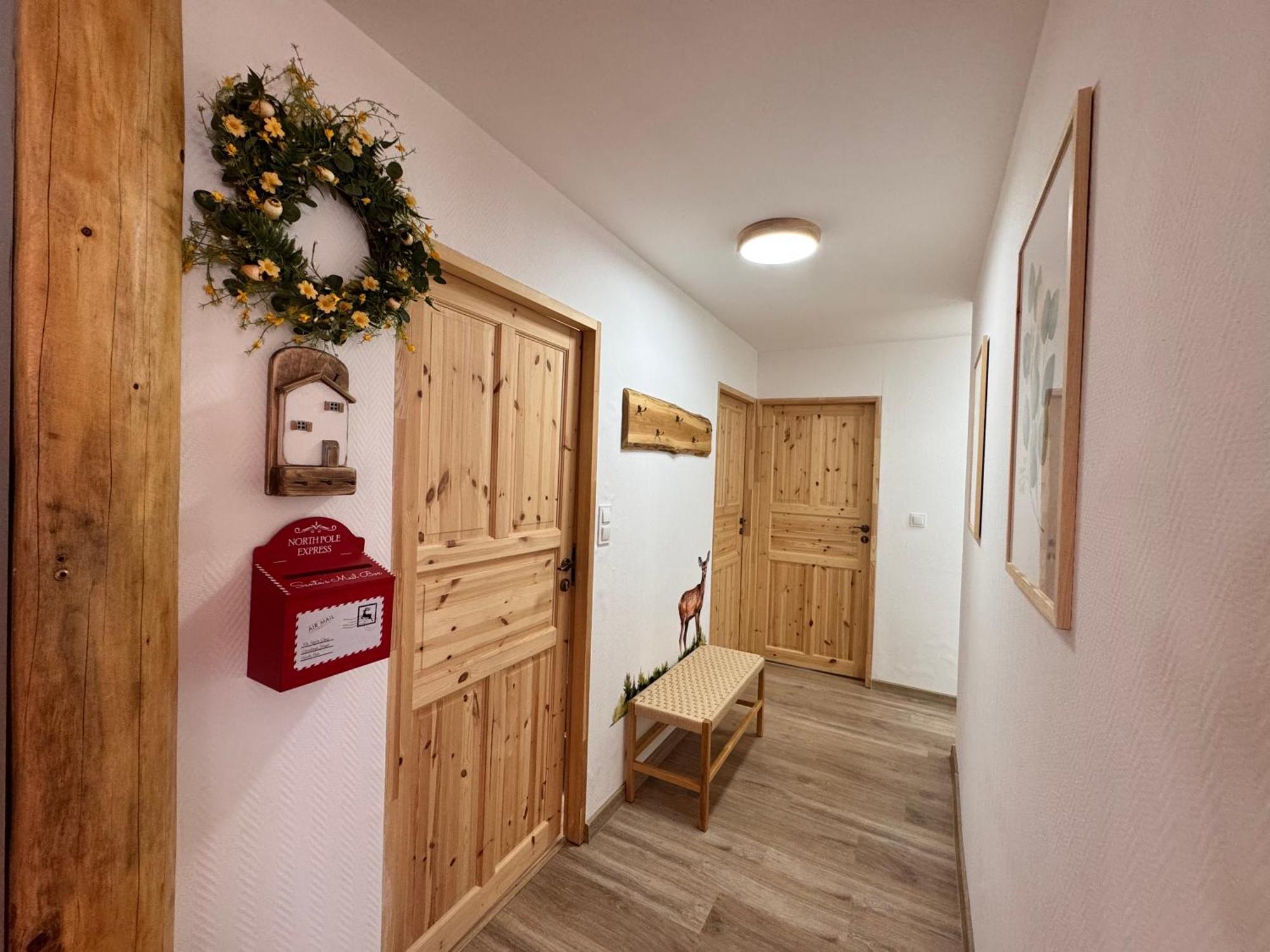 Santa Claus - Rudolf I Pyszalek Gory Sowie Apartment